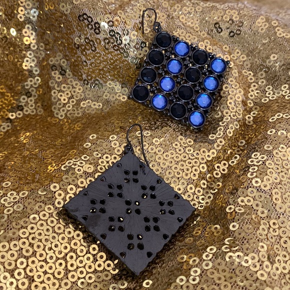 GUESS EARRINGS - Picture 2 of 4